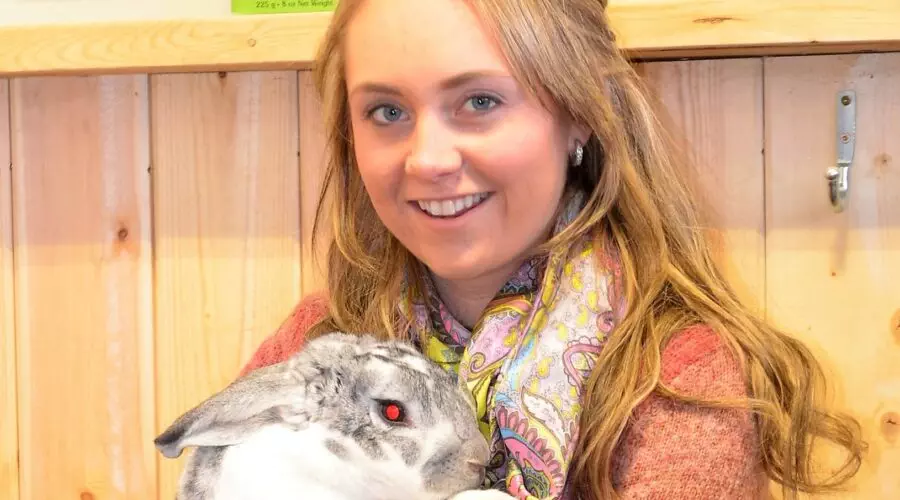 Amber Marshall: Graham Wardle, Age, Husband, Pregnant, and Net Worth