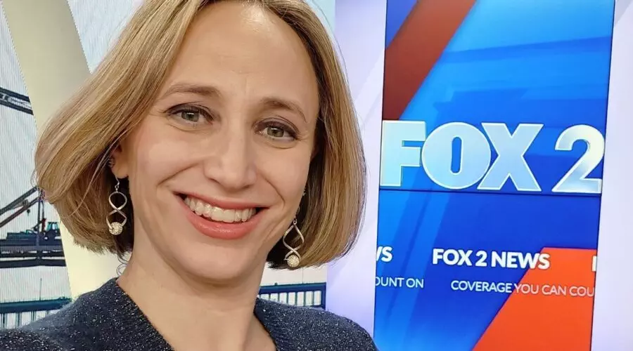 Angela Hutti, KTVI FOX 2 News, Age, Husband, Daughter, Weightloss, & Salary