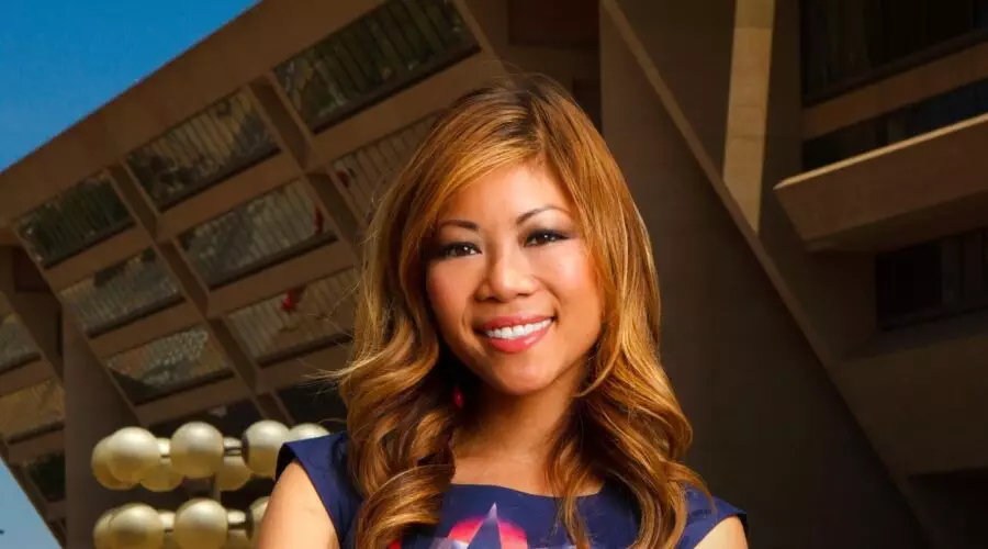Elizabeth Dinh-KOIN 6, KPTV, Age, Kevin, Kidneys, Family and Salary