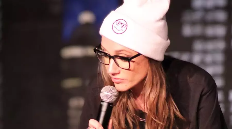 Kat Timpf Fox News, Baby, Due Date, Husband, Salary and Net Worth